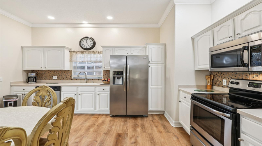 DAVENPORT, Florida 33897, 6 Bedrooms Bedrooms, ,5 BathroomsBathrooms,Residential,For Sale,VISTA DRIVE,0,MFRS5139569