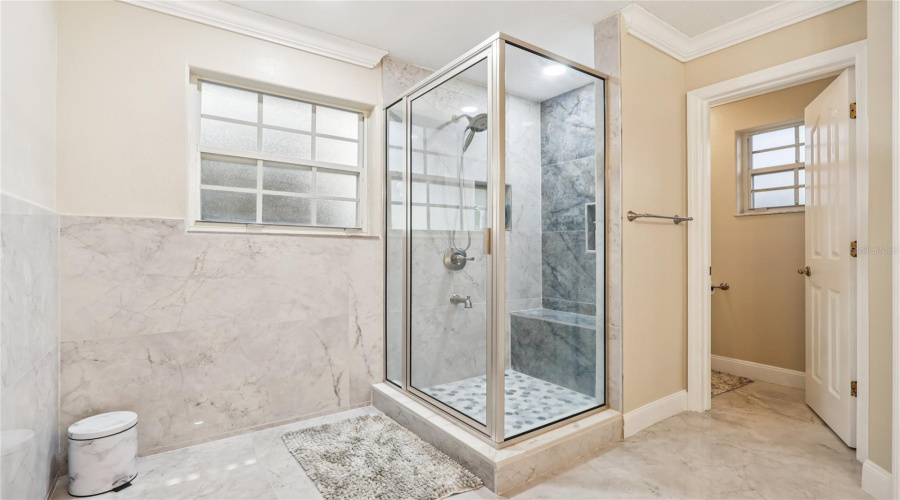 DAVENPORT, Florida 33897, 6 Bedrooms Bedrooms, ,5 BathroomsBathrooms,Residential,For Sale,VISTA DRIVE,0,MFRS5139569