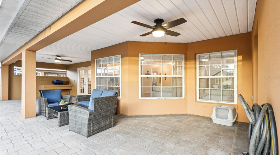 DAVENPORT, Florida 33897, 6 Bedrooms Bedrooms, ,5 BathroomsBathrooms,Residential,For Sale,VISTA DRIVE,0,MFRS5139569