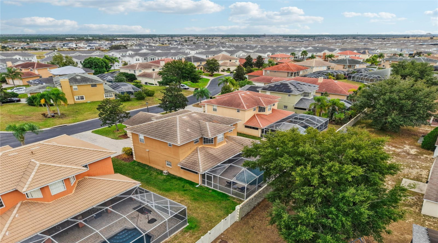 DAVENPORT, Florida 33897, 6 Bedrooms Bedrooms, ,5 BathroomsBathrooms,Residential,For Sale,VISTA DRIVE,0,MFRS5139569