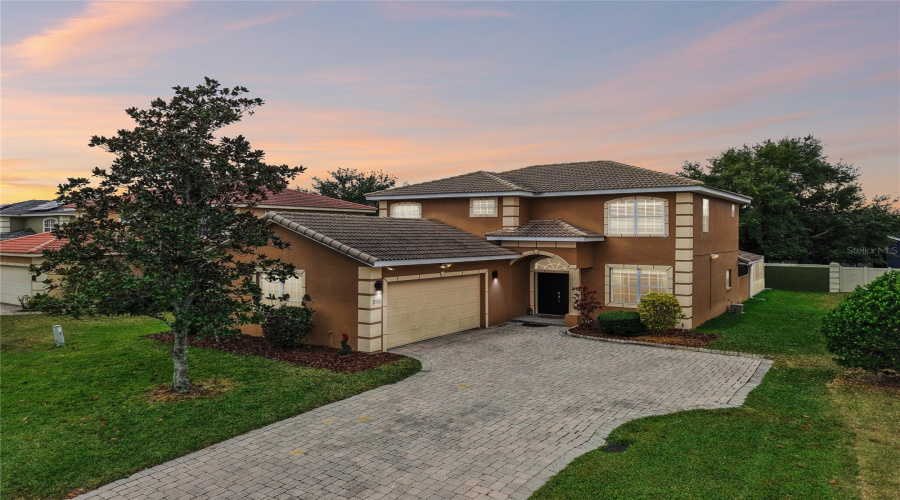 DAVENPORT, Florida 33897, 6 Bedrooms Bedrooms, ,5 BathroomsBathrooms,Residential,For Sale,VISTA DRIVE,0,MFRS5139569