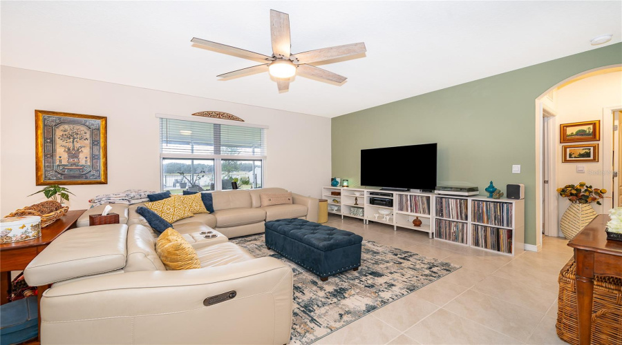 DAVENPORT, Florida 33837, 5 Bedrooms Bedrooms, ,3 BathroomsBathrooms,Residential,For Sale,BROOKLET,0,MFRO6364282