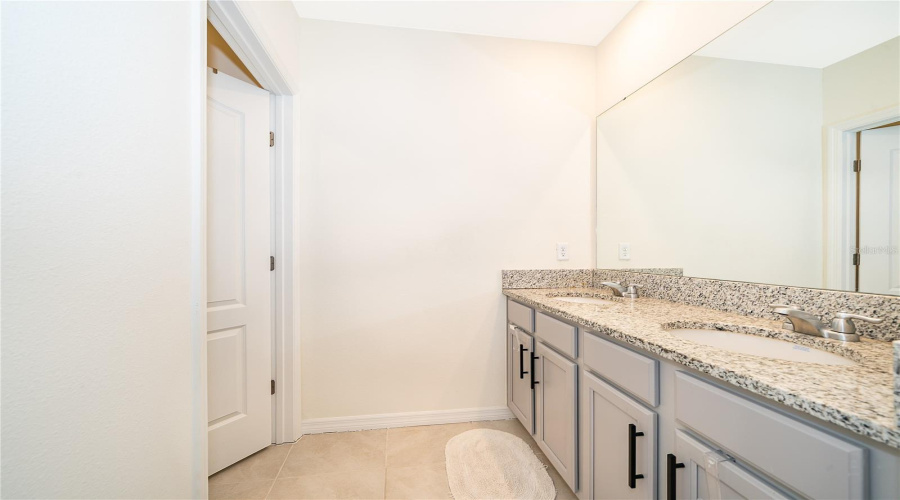 DAVENPORT, Florida 33837, 5 Bedrooms Bedrooms, ,3 BathroomsBathrooms,Residential,For Sale,BROOKLET,0,MFRO6364282