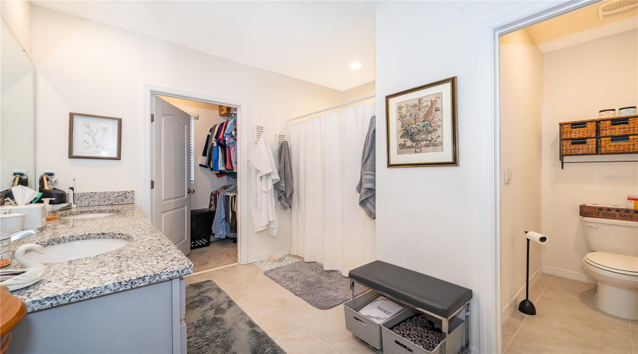 DAVENPORT, Florida 33837, 5 Bedrooms Bedrooms, ,3 BathroomsBathrooms,Residential,For Sale,BROOKLET,0,MFRO6364282