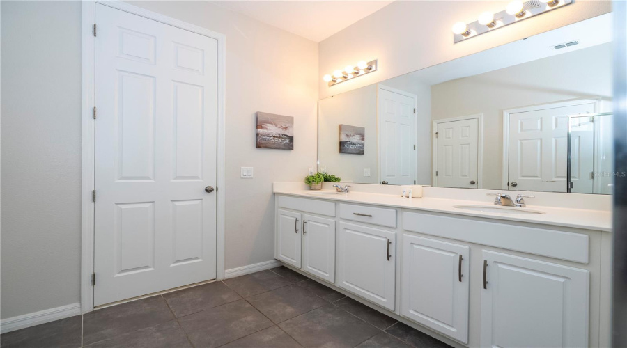 KISSIMMEE, Florida 34747, 7 Bedrooms Bedrooms, ,7 BathroomsBathrooms,Residential,For Sale,NASSAU POINT,0,MFRO6314025