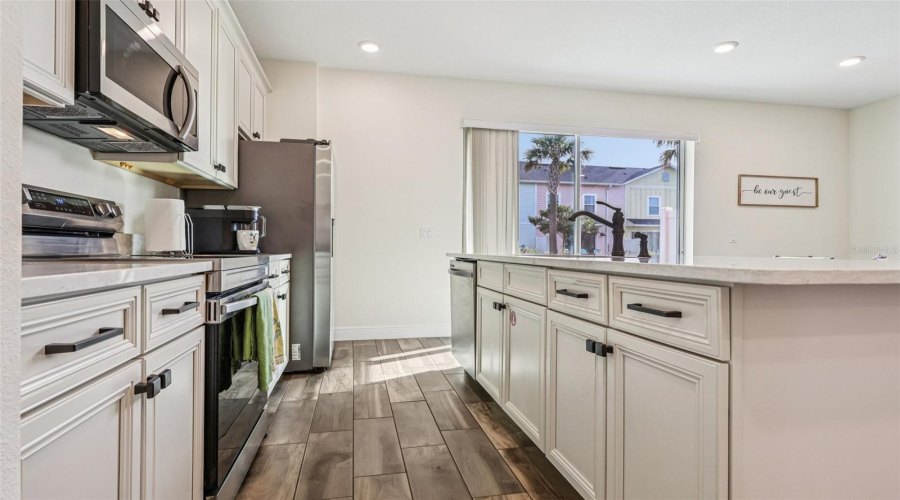 KISSIMMEE, Florida 34747, 3 Bedrooms Bedrooms, ,3 BathroomsBathrooms,Residential,For Sale,ON THE ROCKS,0,MFRTB8453088