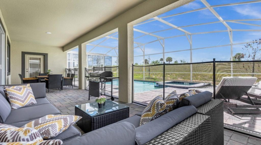 DAVENPORT, Florida 33896, 6 Bedrooms Bedrooms, ,6 BathroomsBathrooms,Residential,For Sale,SOMMERSET HILLS,0,MFRS5139833