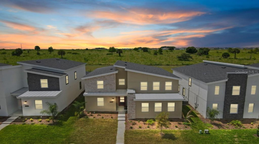 DAVENPORT, Florida 33896, 6 Bedrooms Bedrooms, ,6 BathroomsBathrooms,Residential,For Sale,SOMMERSET HILLS,0,MFRS5139833