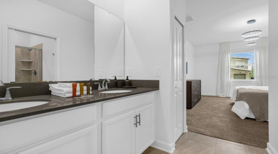 DAVENPORT, Florida 33896, 6 Bedrooms Bedrooms, ,6 BathroomsBathrooms,Residential,For Sale,SOMMERSET HILLS,0,MFRS5139833