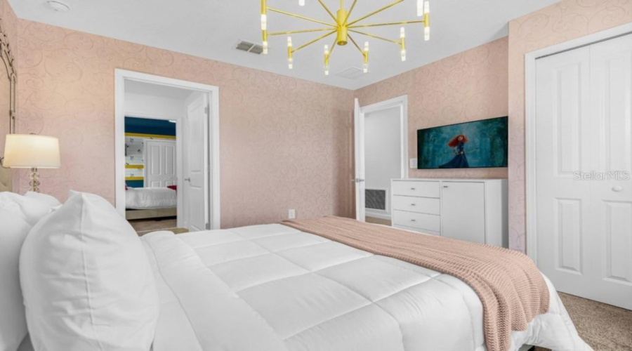 DAVENPORT, Florida 33896, 6 Bedrooms Bedrooms, ,6 BathroomsBathrooms,Residential,For Sale,SOMMERSET HILLS,0,MFRS5139833