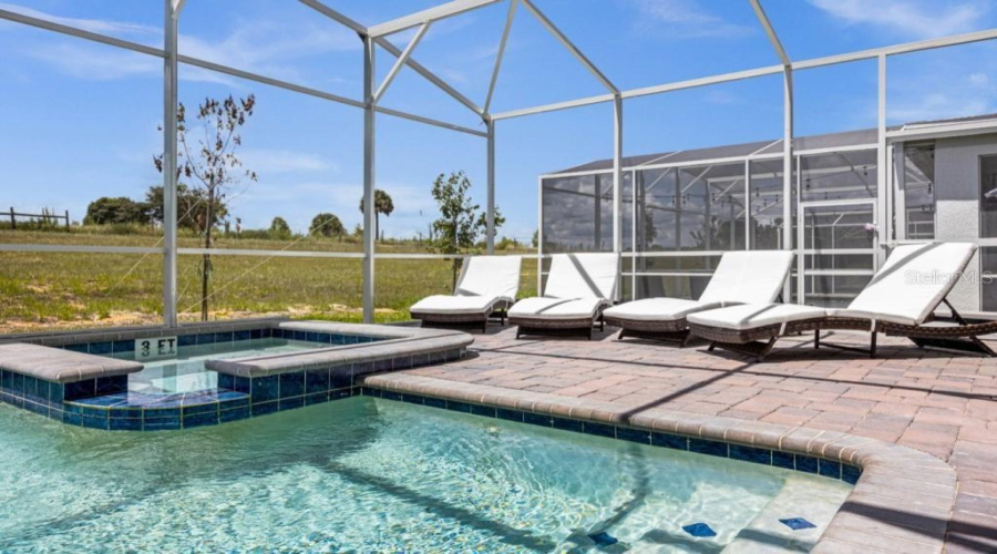 DAVENPORT, Florida 33896, 6 Bedrooms Bedrooms, ,6 BathroomsBathrooms,Residential,For Sale,SOMMERSET HILLS,0,MFRS5139833