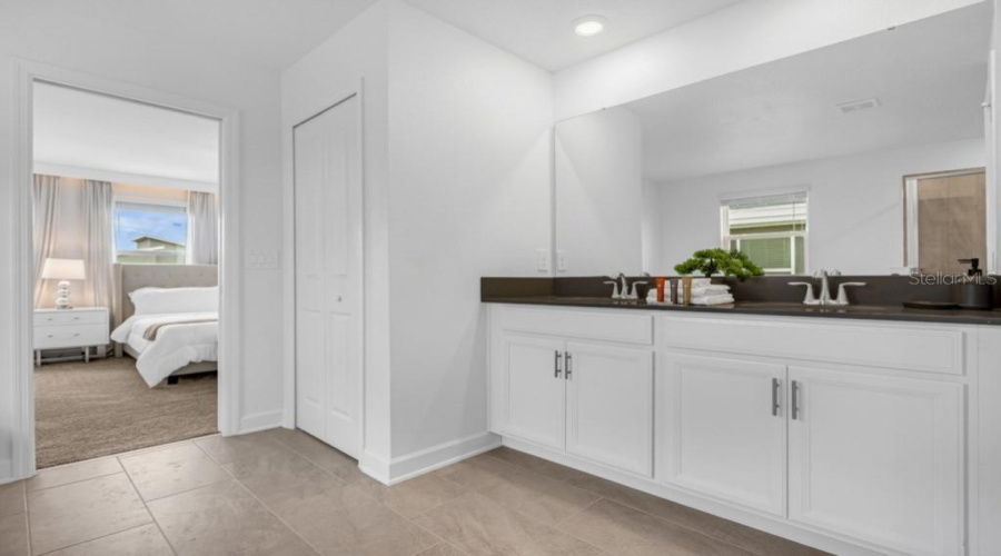 DAVENPORT, Florida 33896, 6 Bedrooms Bedrooms, ,6 BathroomsBathrooms,Residential,For Sale,SOMMERSET HILLS,0,MFRS5139833