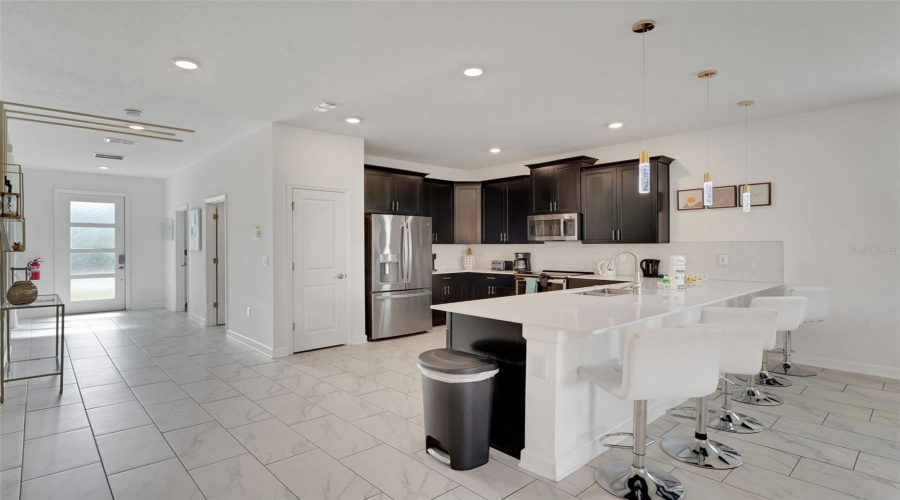 DAVENPORT, Florida 33896, 8 Bedrooms Bedrooms, ,5 BathroomsBathrooms,Residential,For Sale,SOMMERSET HILLS,0,MFRO6365351