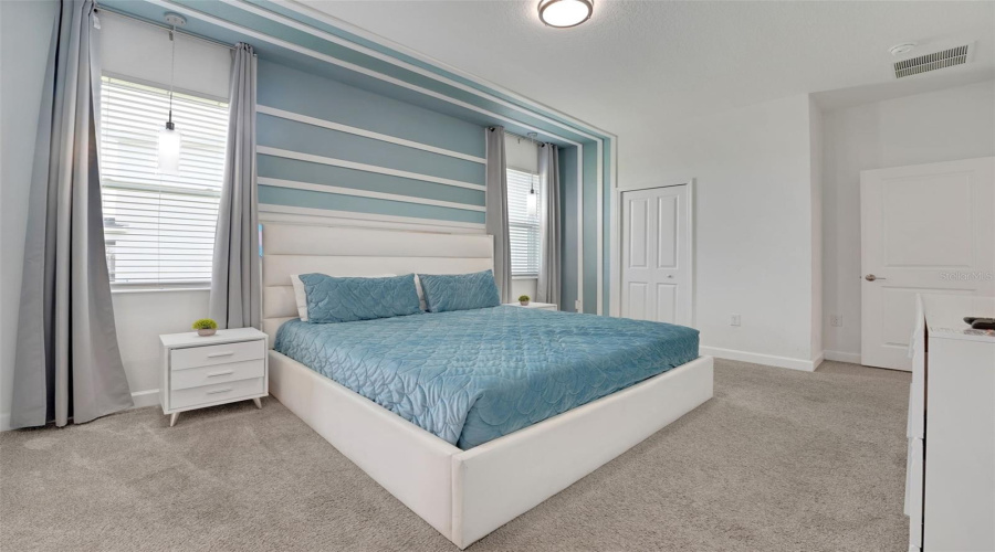 DAVENPORT, Florida 33896, 8 Bedrooms Bedrooms, ,5 BathroomsBathrooms,Residential,For Sale,SOMMERSET HILLS,0,MFRO6365351