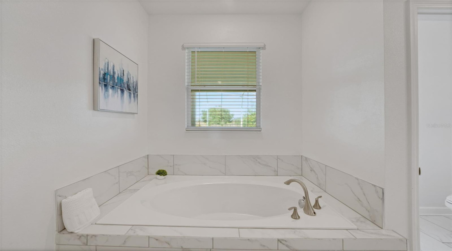 DAVENPORT, Florida 33896, 8 Bedrooms Bedrooms, ,5 BathroomsBathrooms,Residential,For Sale,SOMMERSET HILLS,0,MFRO6365351