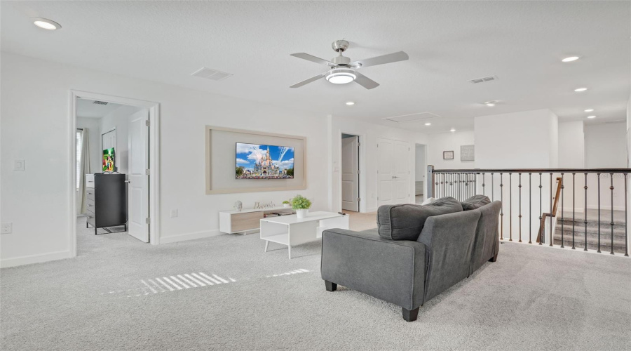 DAVENPORT, Florida 33896, 8 Bedrooms Bedrooms, ,5 BathroomsBathrooms,Residential,For Sale,SOMMERSET HILLS,0,MFRO6365351