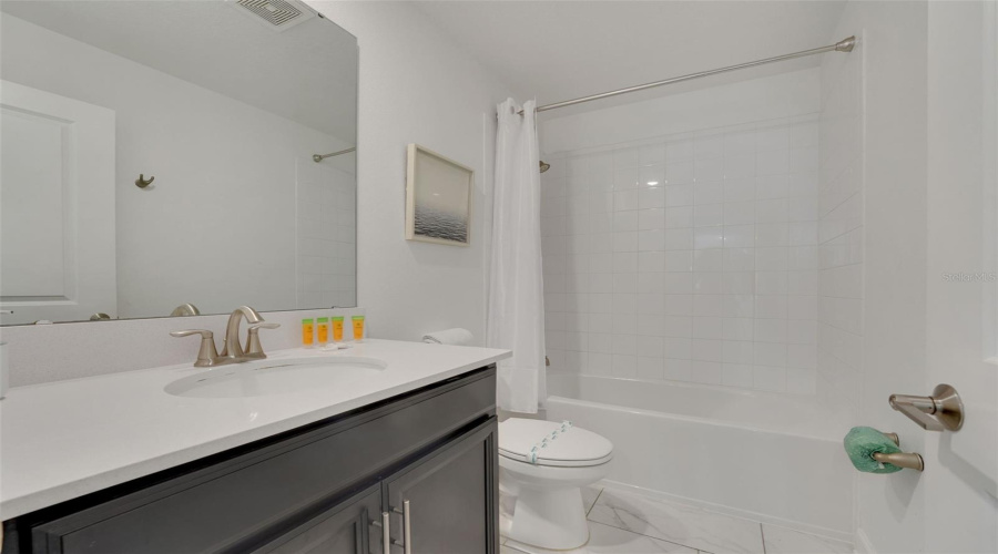 DAVENPORT, Florida 33896, 8 Bedrooms Bedrooms, ,5 BathroomsBathrooms,Residential,For Sale,SOMMERSET HILLS,0,MFRO6365351