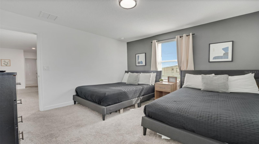 DAVENPORT, Florida 33896, 8 Bedrooms Bedrooms, ,5 BathroomsBathrooms,Residential,For Sale,SOMMERSET HILLS,0,MFRO6365351