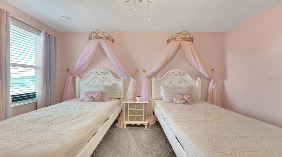 DAVENPORT, Florida 33896, 8 Bedrooms Bedrooms, ,5 BathroomsBathrooms,Residential,For Sale,SOMMERSET HILLS,0,MFRO6365351