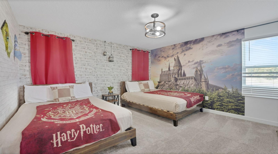 DAVENPORT, Florida 33896, 8 Bedrooms Bedrooms, ,5 BathroomsBathrooms,Residential,For Sale,SOMMERSET HILLS,0,MFRO6365351