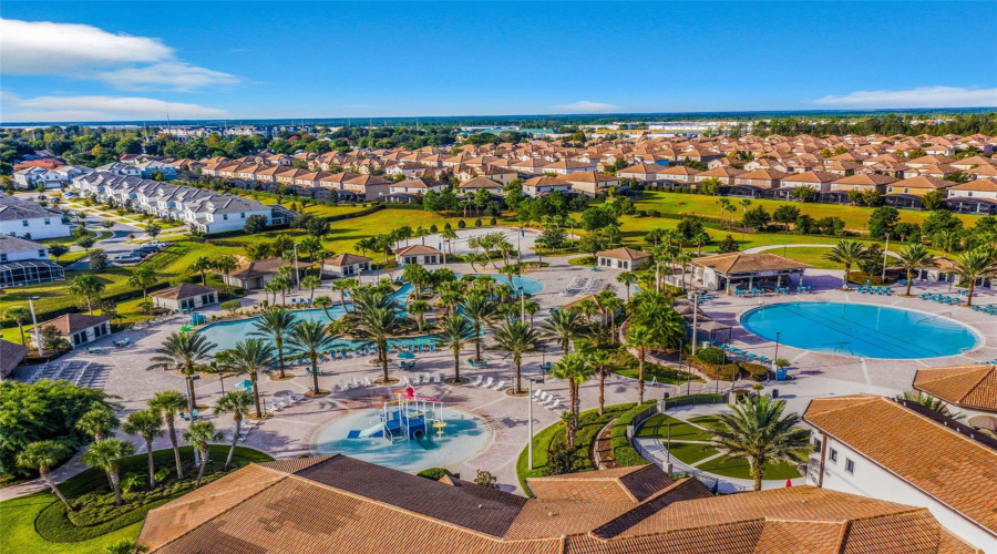 DAVENPORT, Florida 33896, 8 Bedrooms Bedrooms, ,5 BathroomsBathrooms,Residential,For Sale,SOMMERSET HILLS,0,MFRO6365351