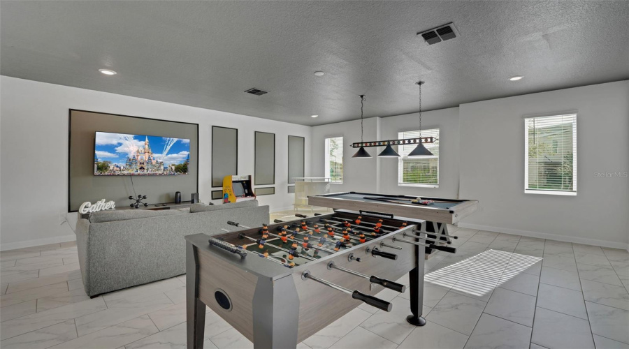 DAVENPORT, Florida 33896, 8 Bedrooms Bedrooms, ,5 BathroomsBathrooms,Residential,For Sale,SOMMERSET HILLS,0,MFRO6365351