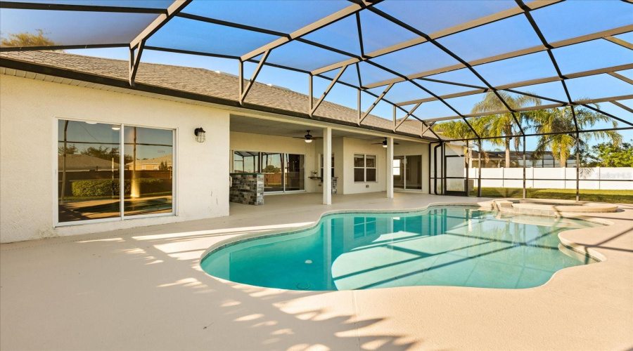 DAVENPORT, Florida 33896, 4 Bedrooms Bedrooms, ,3 BathroomsBathrooms,Residential,For Sale,BURFORD,0,MFRS5134265