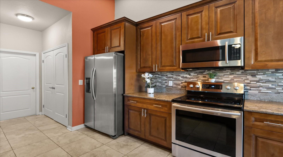 DAVENPORT, Florida 33896, 4 Bedrooms Bedrooms, ,3 BathroomsBathrooms,Residential,For Sale,BURFORD,0,MFRS5134265