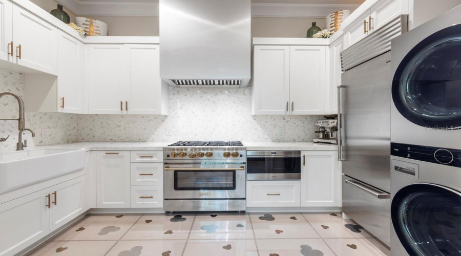 Four Seasons Kitchen with laundry