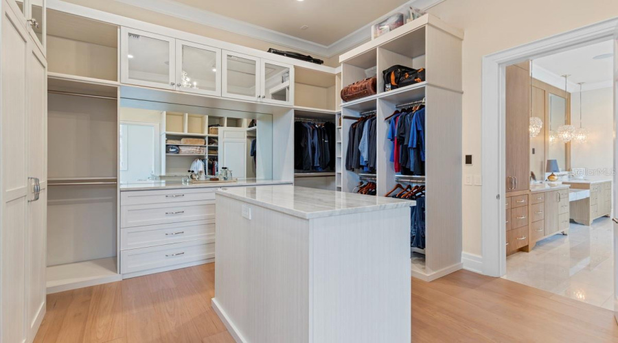 Primary Suite Wardrobe