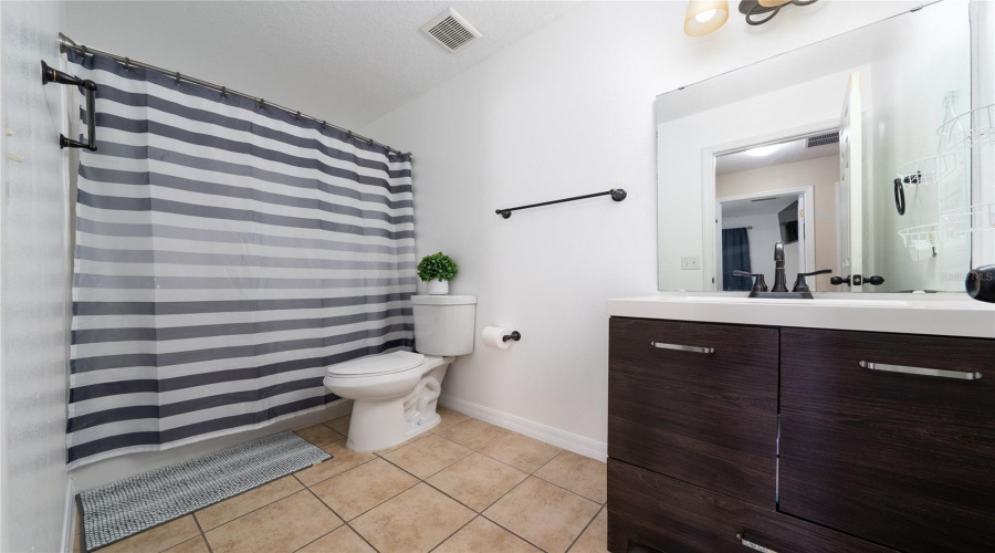 KISSIMMEE, Florida 34746, 3 Bedrooms Bedrooms, ,2 BathroomsBathrooms,Residential,For Sale,SEAVIEW CASTLE,0,MFRS5139706