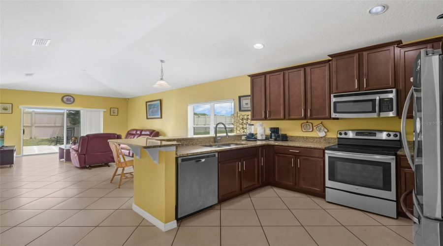 DAVENPORT, Florida 33837, 4 Bedrooms Bedrooms, ,2 BathroomsBathrooms,Residential,For Sale,VITORIA,0,MFRO6363071