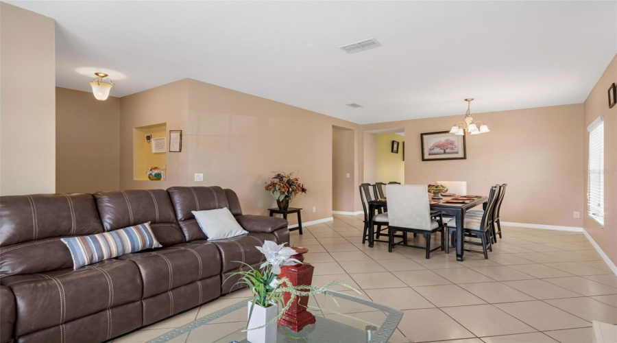 DAVENPORT, Florida 33837, 4 Bedrooms Bedrooms, ,2 BathroomsBathrooms,Residential,For Sale,VITORIA,0,MFRO6363071