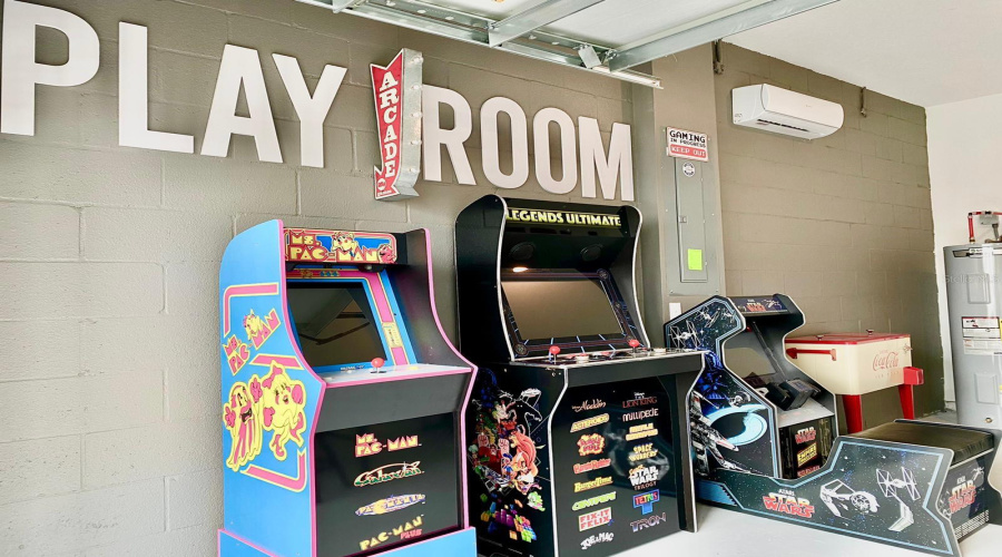 DAVENPORT, Florida 33896, 6 Bedrooms Bedrooms, ,5 BathroomsBathrooms,Residential,For Sale,BACKSWING,0,MFRO6365473