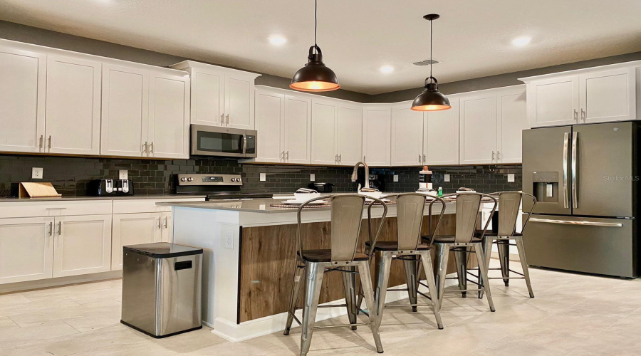 DAVENPORT, Florida 33896, 6 Bedrooms Bedrooms, ,5 BathroomsBathrooms,Residential,For Sale,BACKSWING,0,MFRO6365473