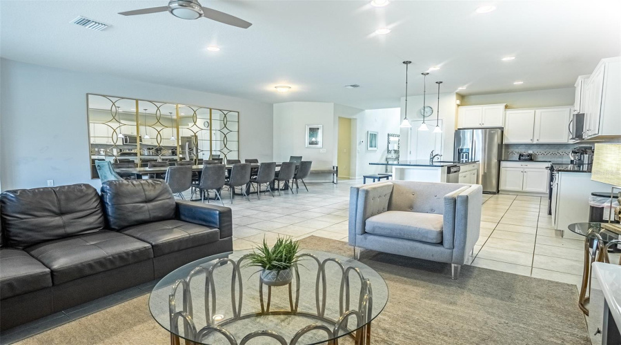 KISSIMMEE, Florida 34747, 8 Bedrooms Bedrooms, ,6 BathroomsBathrooms,Residential,For Sale,LIMA,0,MFRO6365268