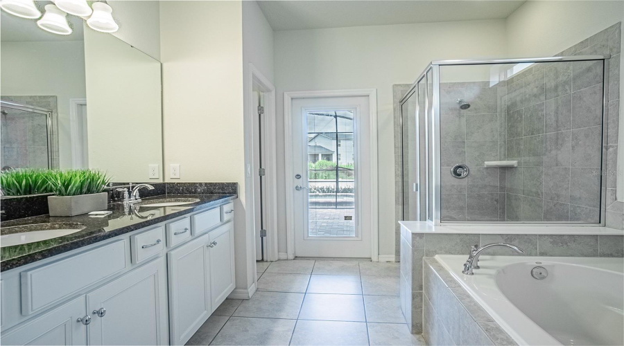 KISSIMMEE, Florida 34747, 8 Bedrooms Bedrooms, ,6 BathroomsBathrooms,Residential,For Sale,LIMA,0,MFRO6365268