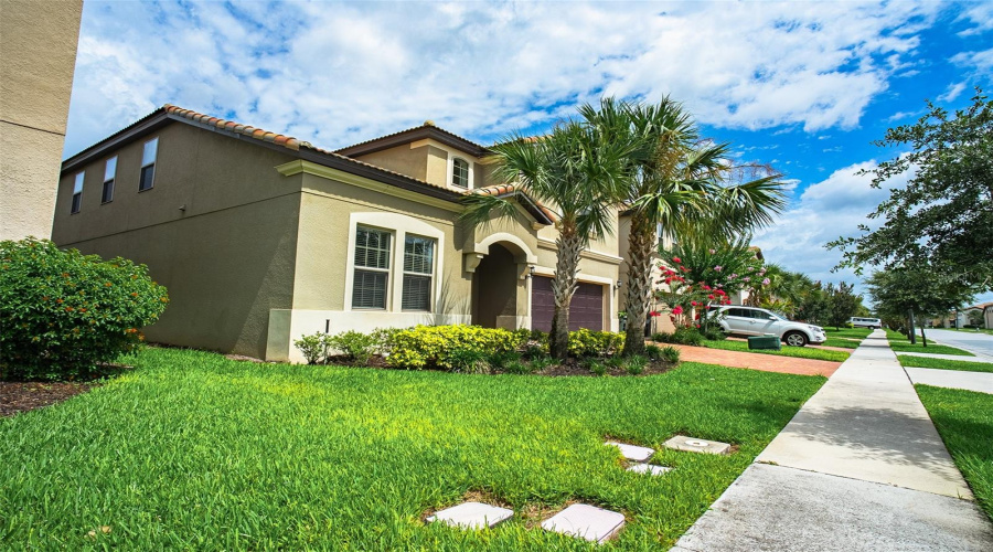 KISSIMMEE, Florida 34747, 8 Bedrooms Bedrooms, ,6 BathroomsBathrooms,Residential,For Sale,LIMA,0,MFRO6365268