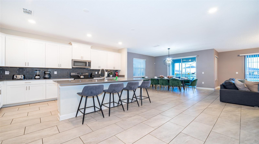 DAVENPORT, Florida 33896, 6 Bedrooms Bedrooms, ,5 BathroomsBathrooms,Residential,For Sale,STICKS,0,MFRS5139826