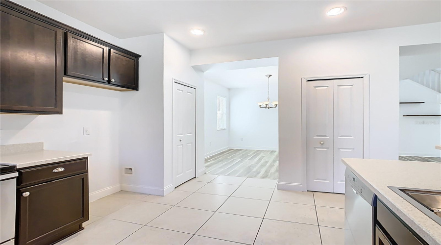 ORLANDO, Florida 32836, 5 Bedrooms Bedrooms, ,2 BathroomsBathrooms,Residential,For Sale,THATCHER,0,MFRO6363058