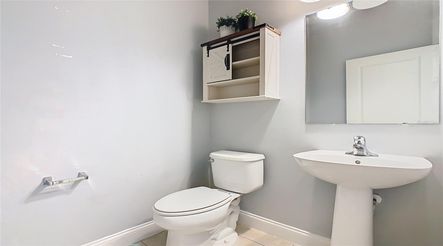 ORLANDO, Florida 32836, 5 Bedrooms Bedrooms, ,2 BathroomsBathrooms,Residential,For Sale,THATCHER,0,MFRO6363058