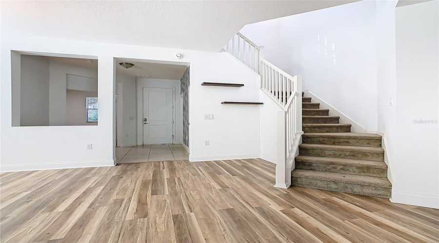 ORLANDO, Florida 32836, 5 Bedrooms Bedrooms, ,2 BathroomsBathrooms,Residential,For Sale,THATCHER,0,MFRO6363058