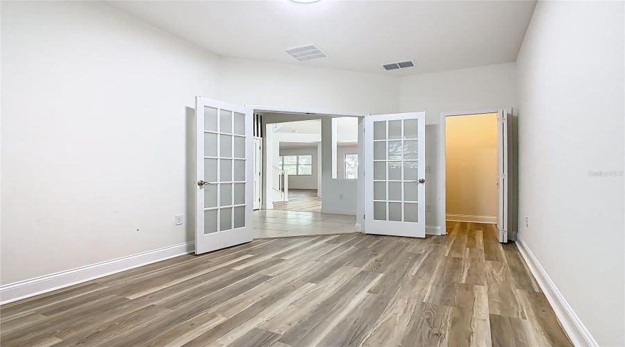 ORLANDO, Florida 32836, 5 Bedrooms Bedrooms, ,2 BathroomsBathrooms,Residential,For Sale,THATCHER,0,MFRO6363058