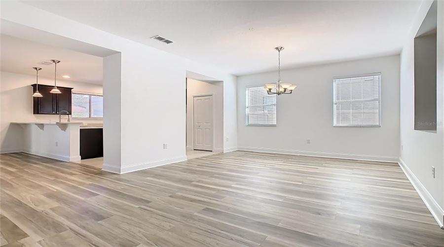 ORLANDO, Florida 32836, 5 Bedrooms Bedrooms, ,2 BathroomsBathrooms,Residential,For Sale,THATCHER,0,MFRO6363058