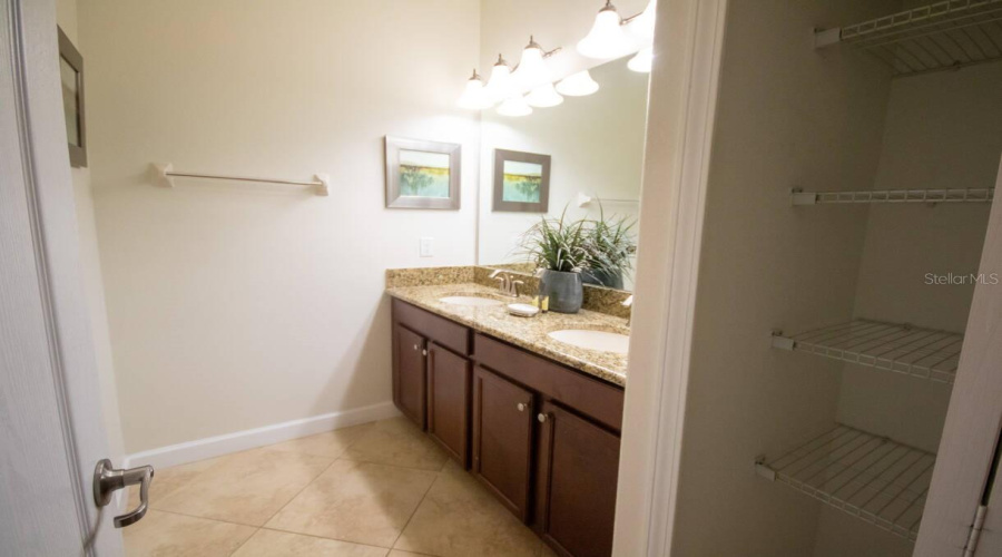 DAVENPORT, Florida 33896, 6 Bedrooms Bedrooms, ,6 BathroomsBathrooms,Residential,For Sale,WEDGE,0,MFRO6365610