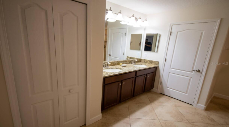 DAVENPORT, Florida 33896, 6 Bedrooms Bedrooms, ,6 BathroomsBathrooms,Residential,For Sale,WEDGE,0,MFRO6365610