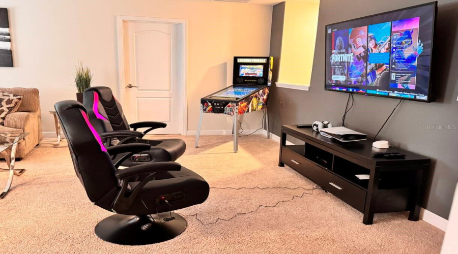 DAVENPORT, Florida 33896, 6 Bedrooms Bedrooms, ,6 BathroomsBathrooms,Residential,For Sale,WEDGE,0,MFRO6365610