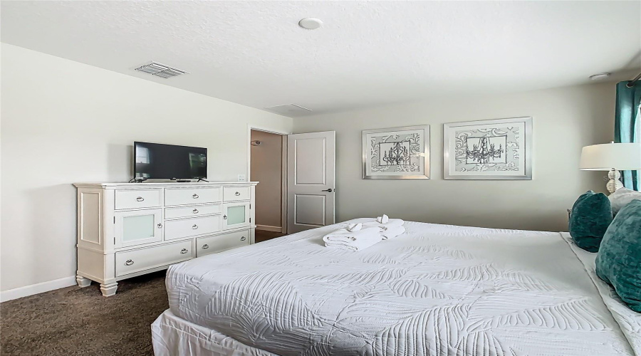 DAVENPORT, Florida 33896, 4 Bedrooms Bedrooms, ,3 BathroomsBathrooms,Residential,For Sale,DOGLEG,0,MFRO6328880