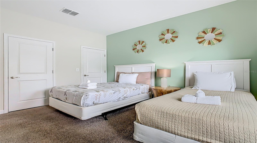 DAVENPORT, Florida 33896, 4 Bedrooms Bedrooms, ,3 BathroomsBathrooms,Residential,For Sale,DOGLEG,0,MFRO6328880