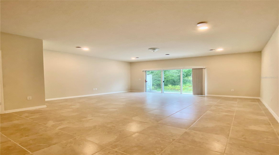 KISSIMMEE, Florida 34746, 3 Bedrooms Bedrooms, ,2 BathroomsBathrooms,Residential,For Sale,SPARKLING SHELL,0,MFRS5139871